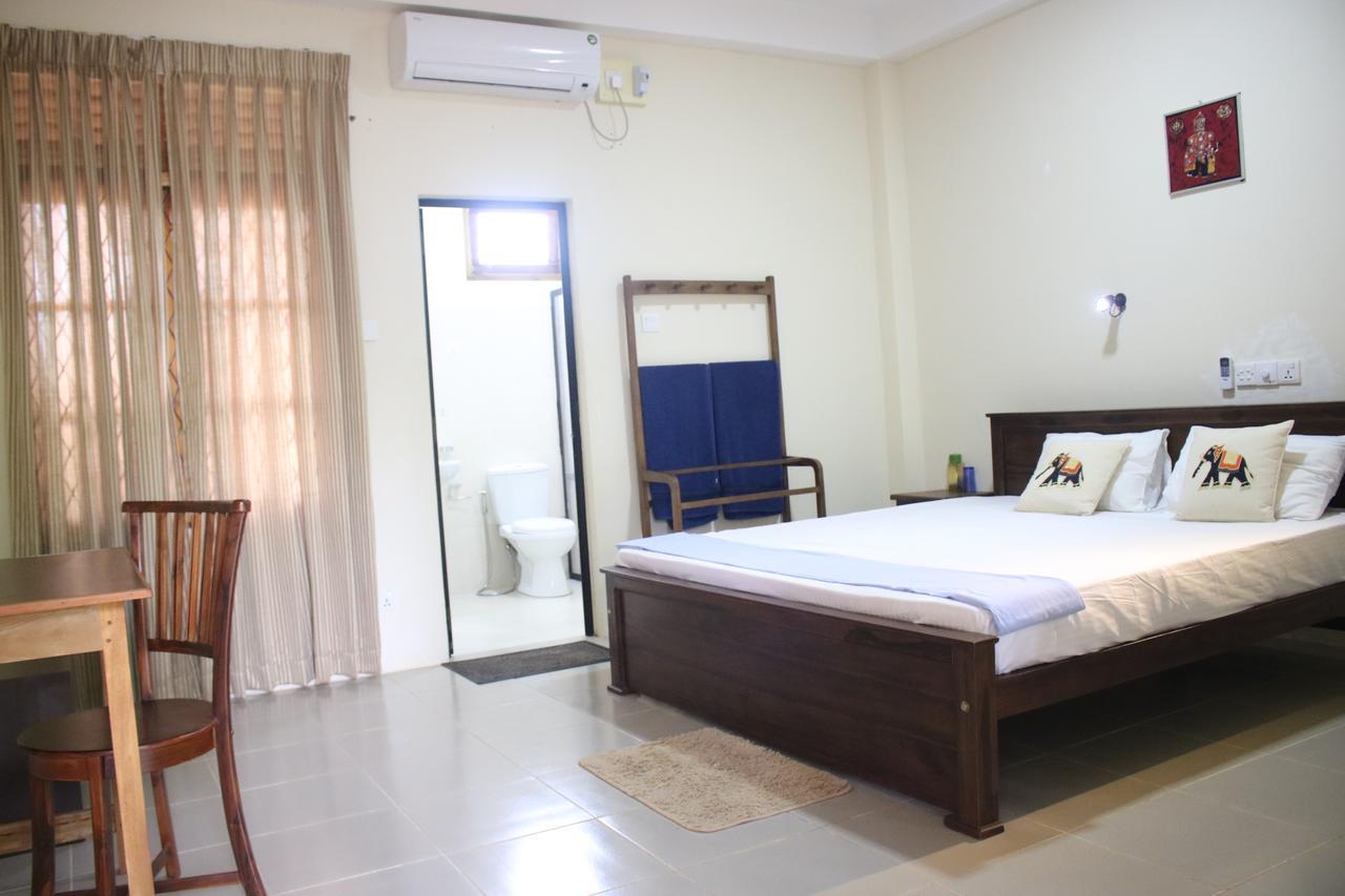 Under Water Safaris And Resort Uppuveli Exterior foto