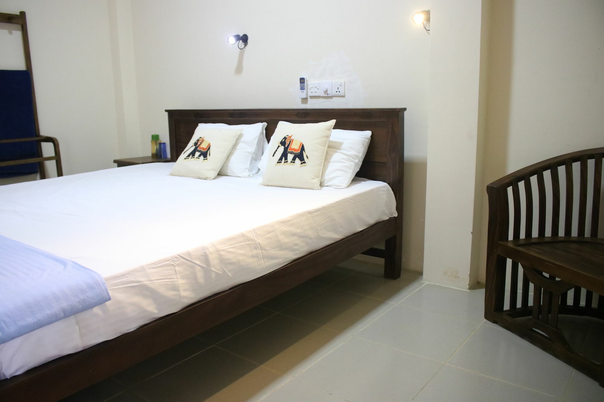 Under Water Safaris And Resort Uppuveli Exterior foto